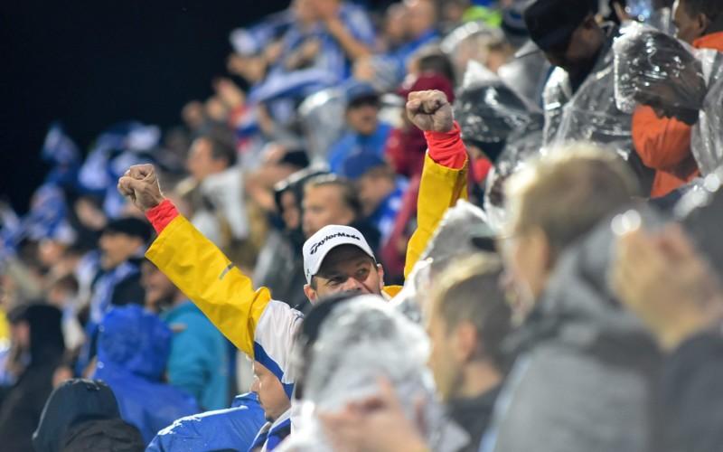 Publik heijjar på Finlands fotbollslandslag