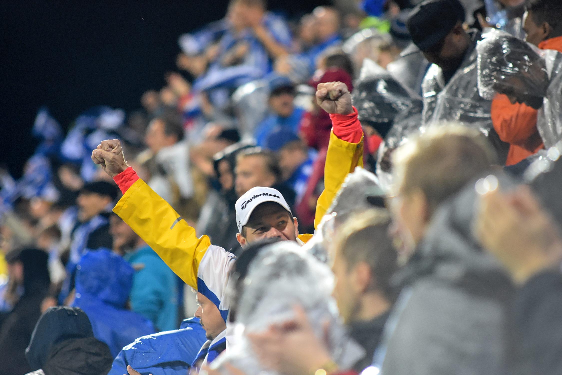 Publik heijjar på Finlands fotbollslandslag 