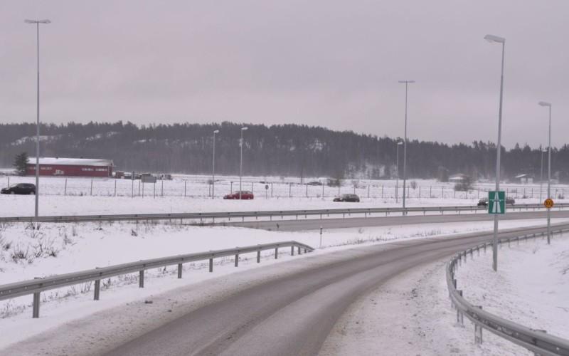 motorväg i snödis