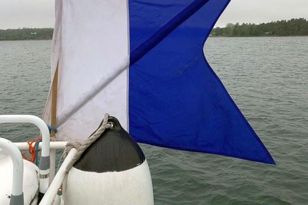 Signalflagga på båt