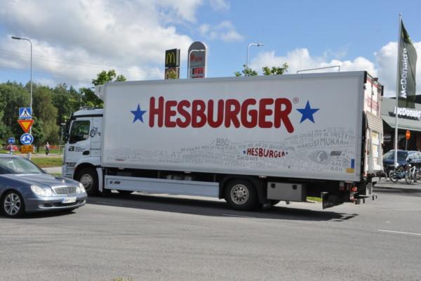 lastbil som transporterar livsmedel