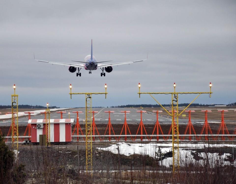 Flygplan landar på Åbo flygplats