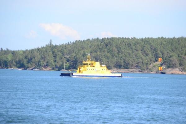 en gul båt