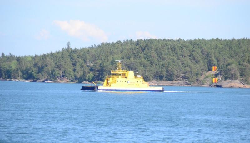 en gul båt