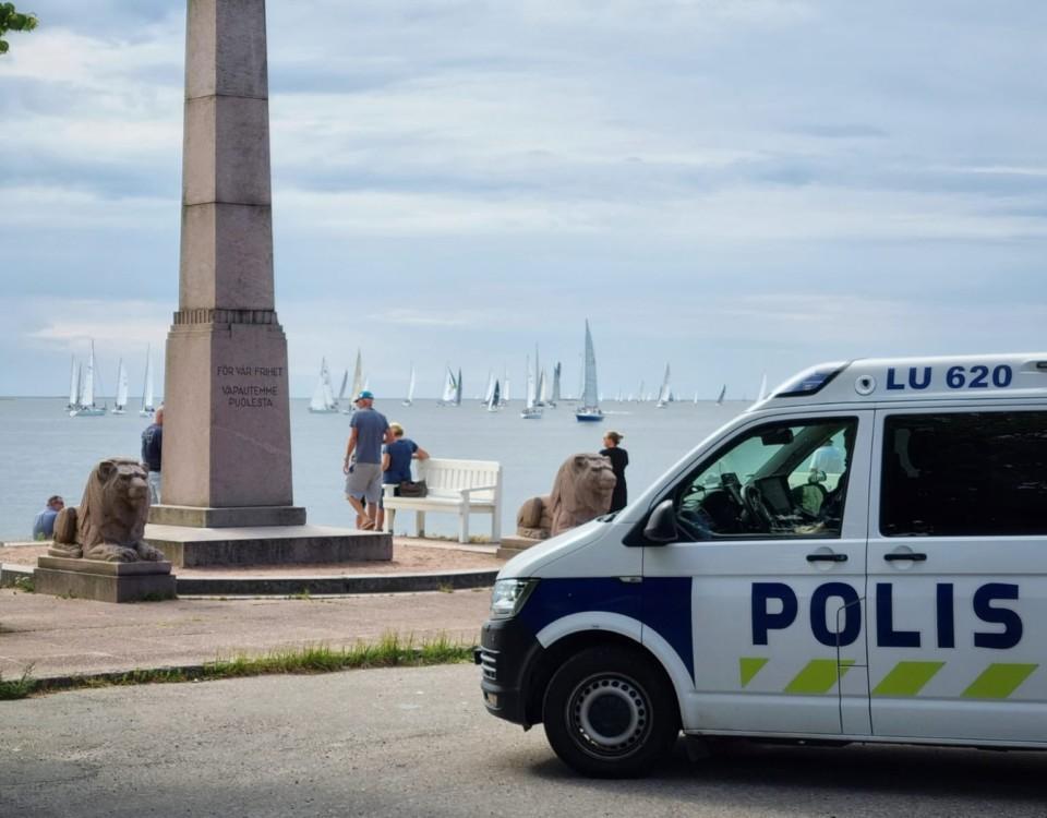 Polisbil i Hangö.
