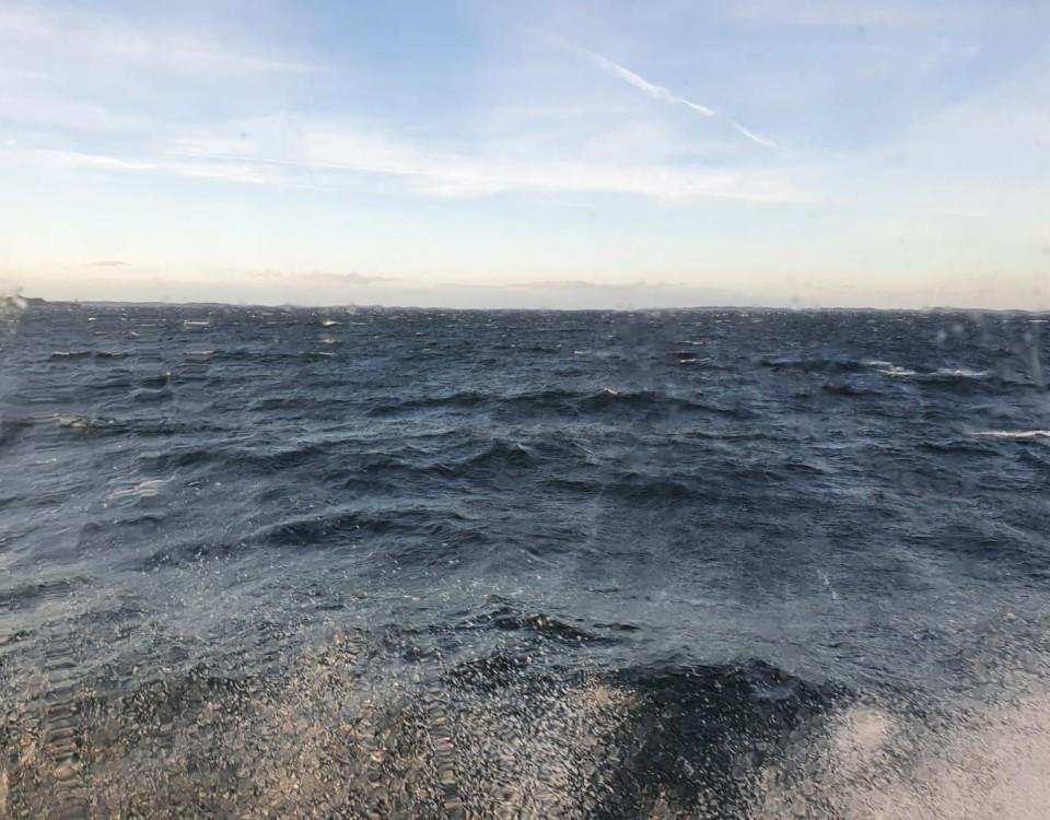 Hav med höga vågor