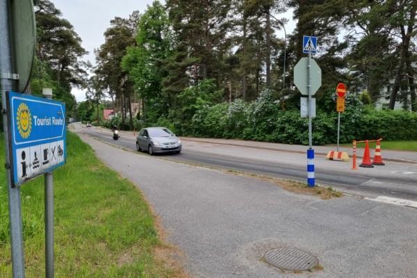 Appelgrensvägen i Hangö är enkelriktad över sommaren.