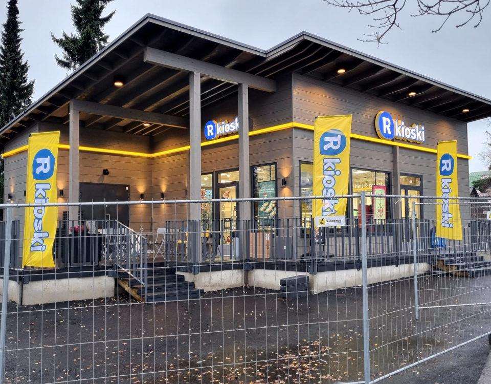 Den nya R-kiosken i Ekenäs är ett timmerhus med inspiration av hur kiosker såg ut förr.