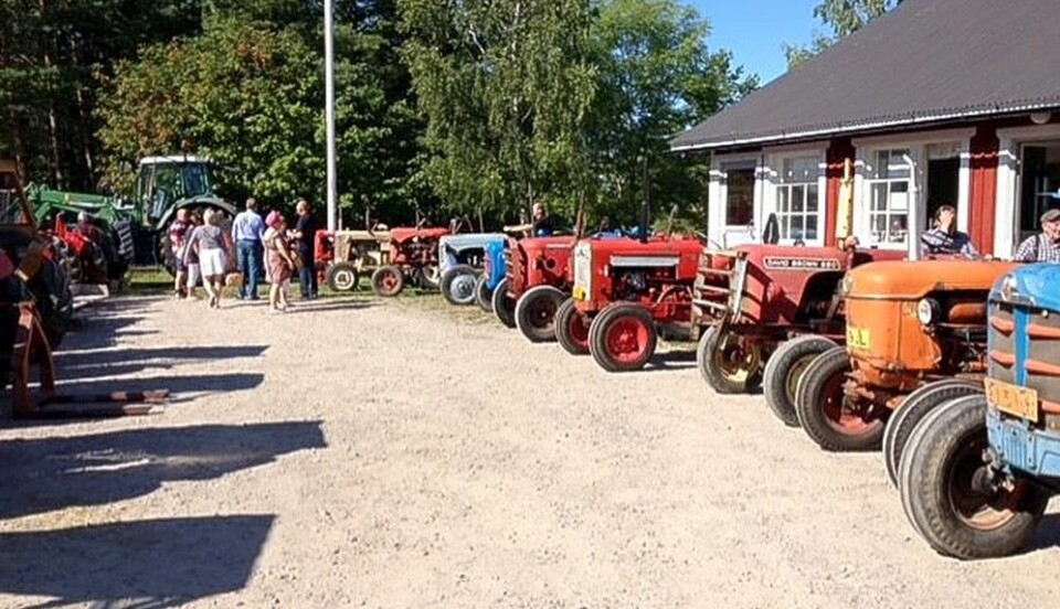 Flera traktorer i rad