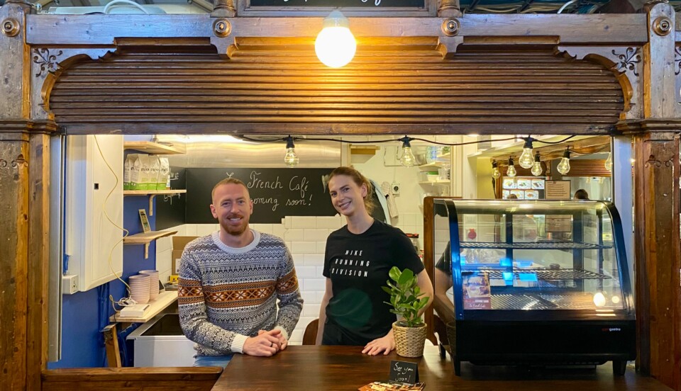 Syskonen Antoine och Clémentine är stolta över sitt nya kafé