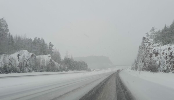 Snöyra på motorväg