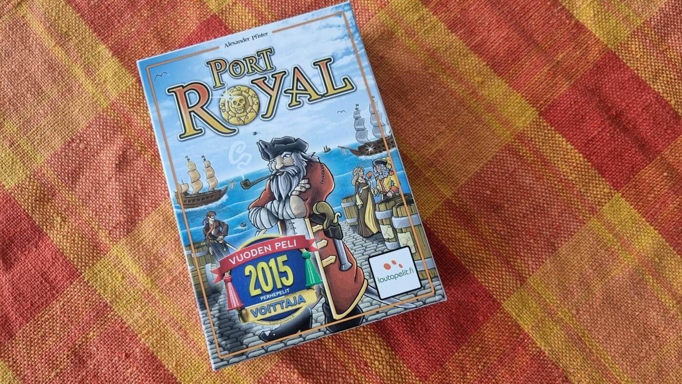 ask med ett sällskapsspel som heter Port Royal, har motiv av en sjörövare